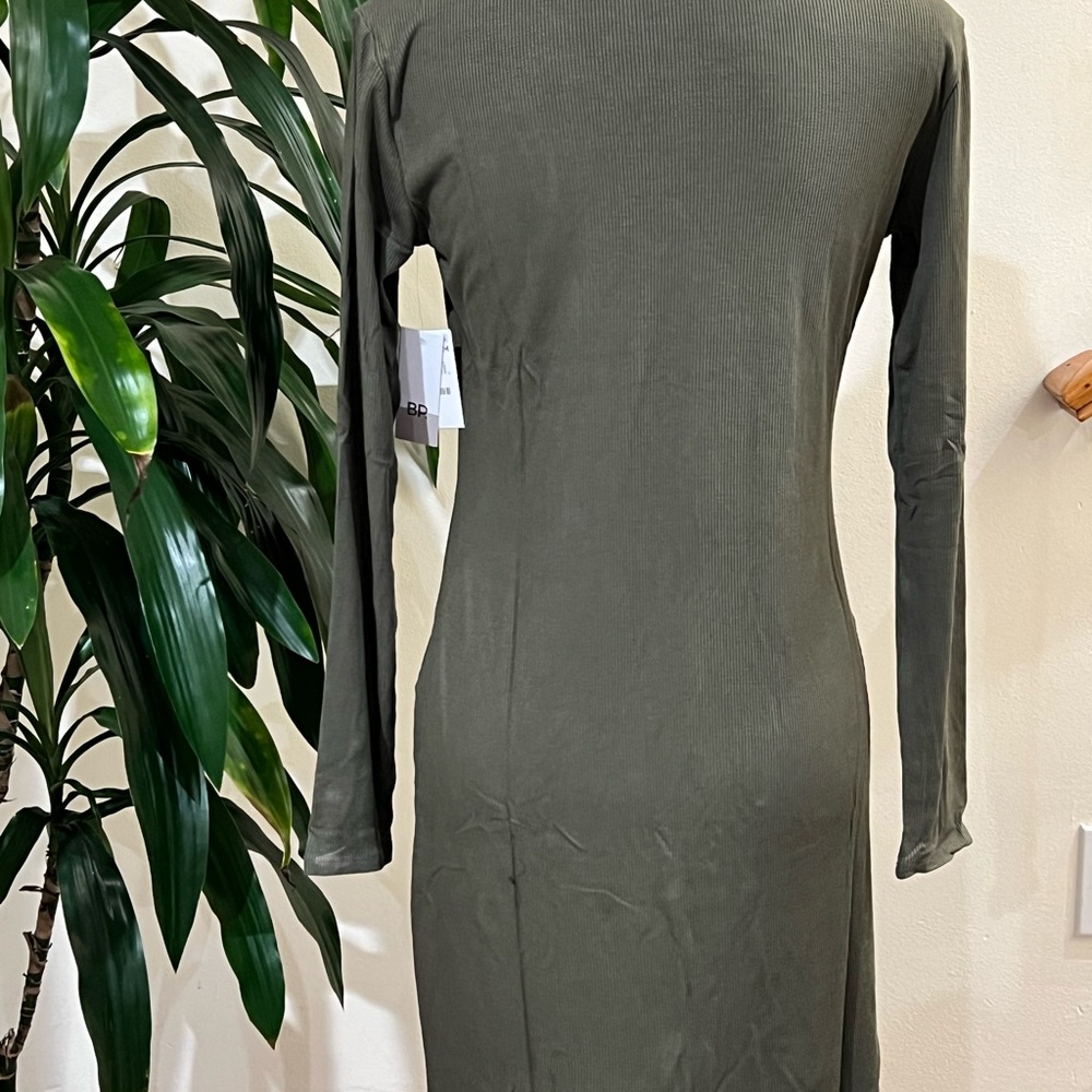 🎁🍃Long Sleeve Rib Dress with Fitted Slit🍃🎁 - Picture 3 of 12